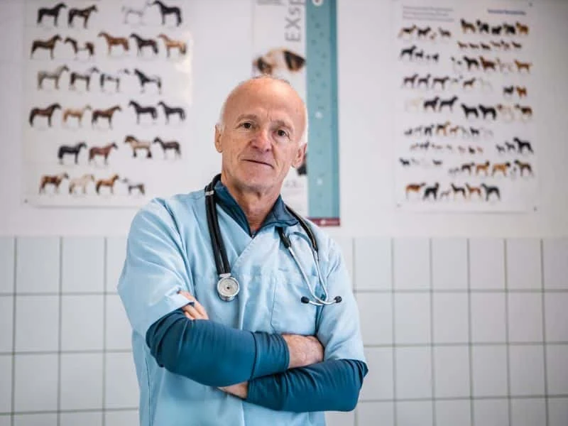 Veterinar dr. Marko Perić u ambulanti